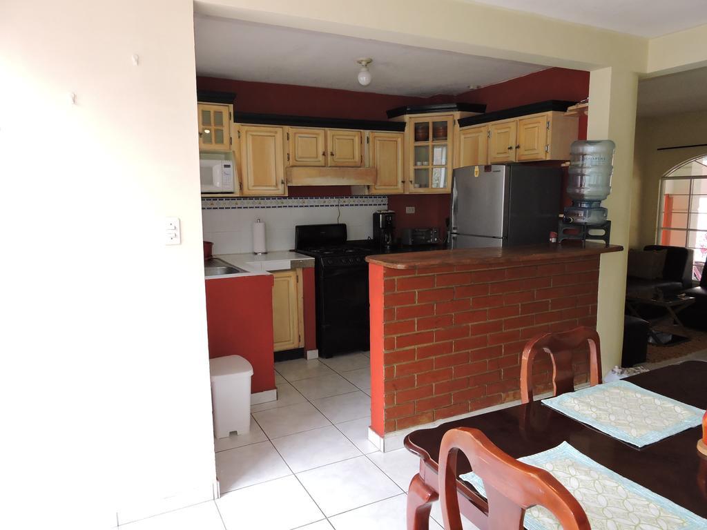 Cumbres De San Francisco Apartment San Salvador Bagian luar foto